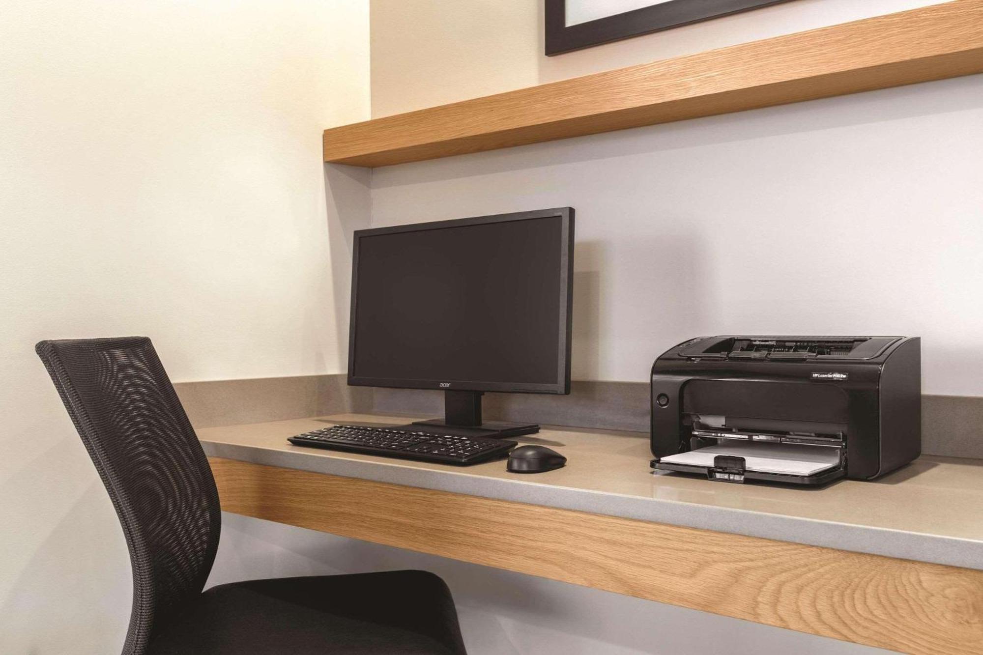 Country Inn & Suites By Radisson, Erie, Pa Kearsarge المظهر الخارجي الصورة